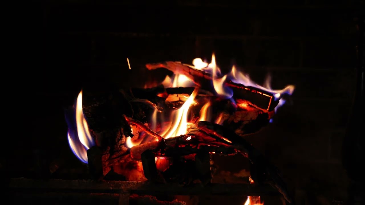 2 Hours of Fireplace Glow: Cozy Crackling Logs and Soothing Flames for Sleep and Relaxation in 4K