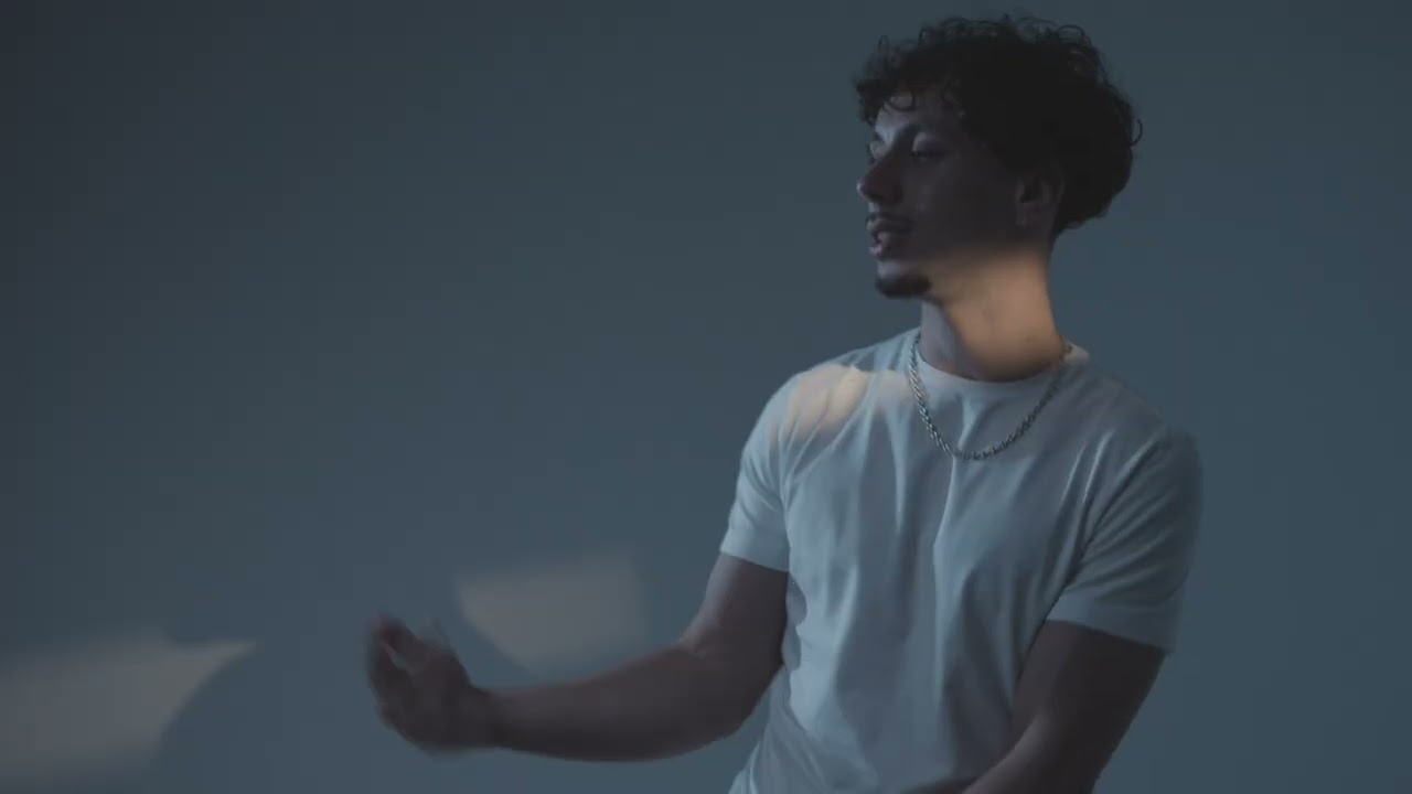 Reuben Aziz - too many (Official Visualizer)