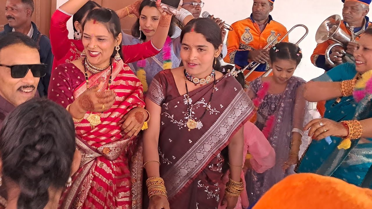 जब देहरादून में गूंजी पाखरी बैंड की धुन! 🥁 हर कोई पहाड़ी गानों पर थिरका | Pahadi Wedding