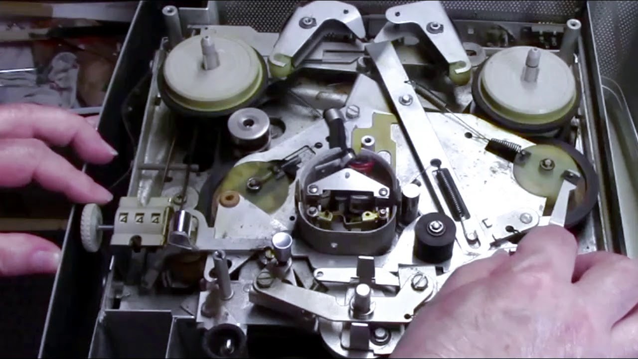 Exploring Revere T-2000 -- Part 2: Internal components and adjustments