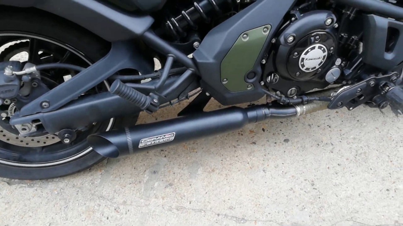 Kawasaky Vulcan S 2019 Stock Exhaust VS Delkevic Slash Cut Exhaust