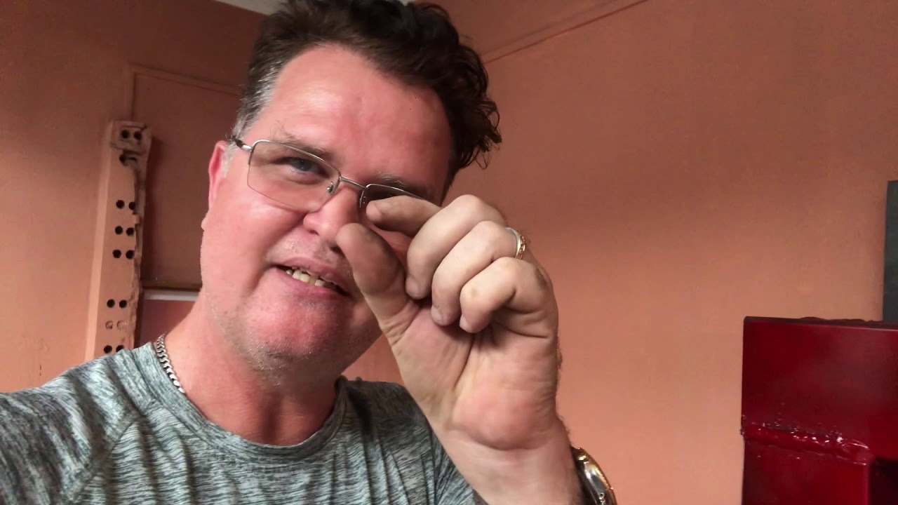 Roof Tile strength test   5 Tiles tested, Terracotta versus Cement tiles
