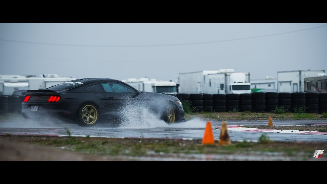 Ford Mustang Ecoboost DRIFTING in the RAIN