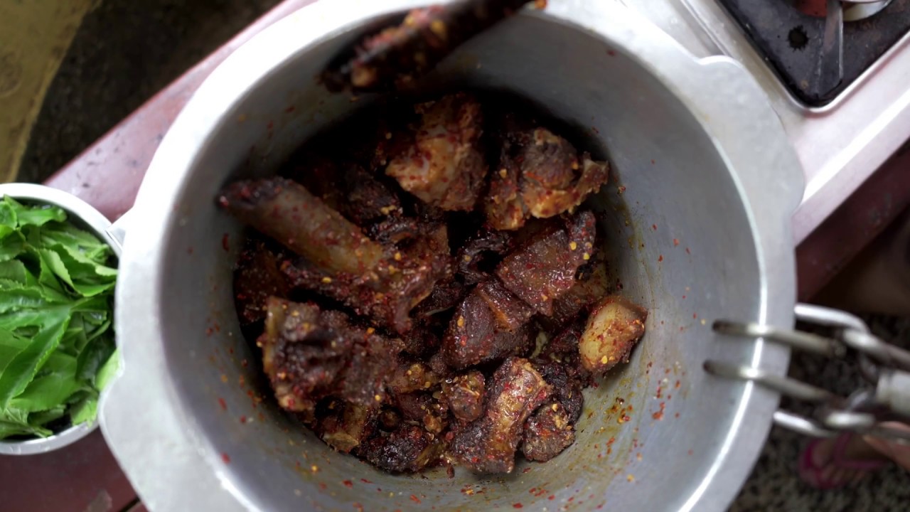 Naga Style Smoked Pork with Axone.