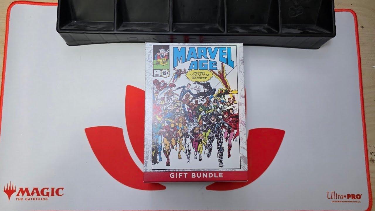 Opening a Marvel Superheroes Gift Bundle 