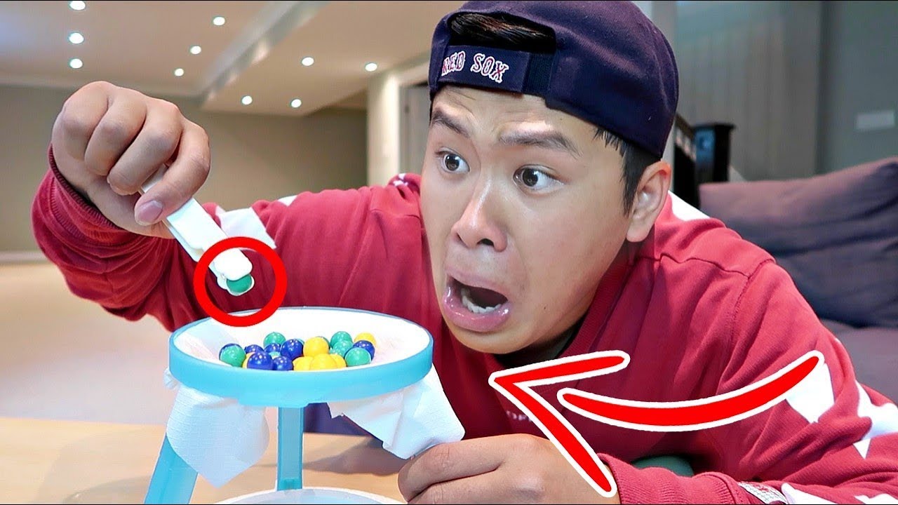 IMPOSSIBLE THIN ICE CHALLENGE!!!!!! (FIRST ONE TO DROP THE MARBLES LOSES)
