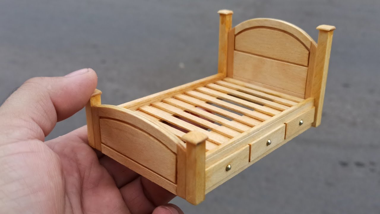 Como Hacer Una Cama Con Palitos De Helado - Cama Miniatura De Madera