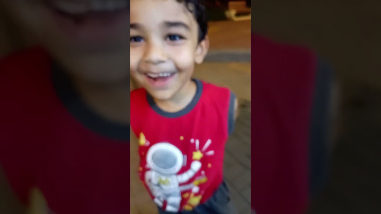 هذا الفيديو قطعة من الفيديو الأساسي شوفوه هو كان أسطوري😊 ده فيديو بتاع الآيس كريم ice cream🍦🍦🍦