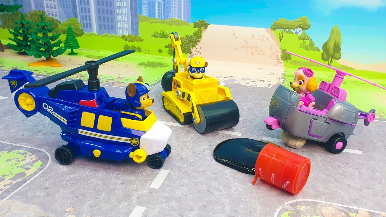 Мультики с игрушками Щенячий патруль  - щенки спасают Скай из болота!