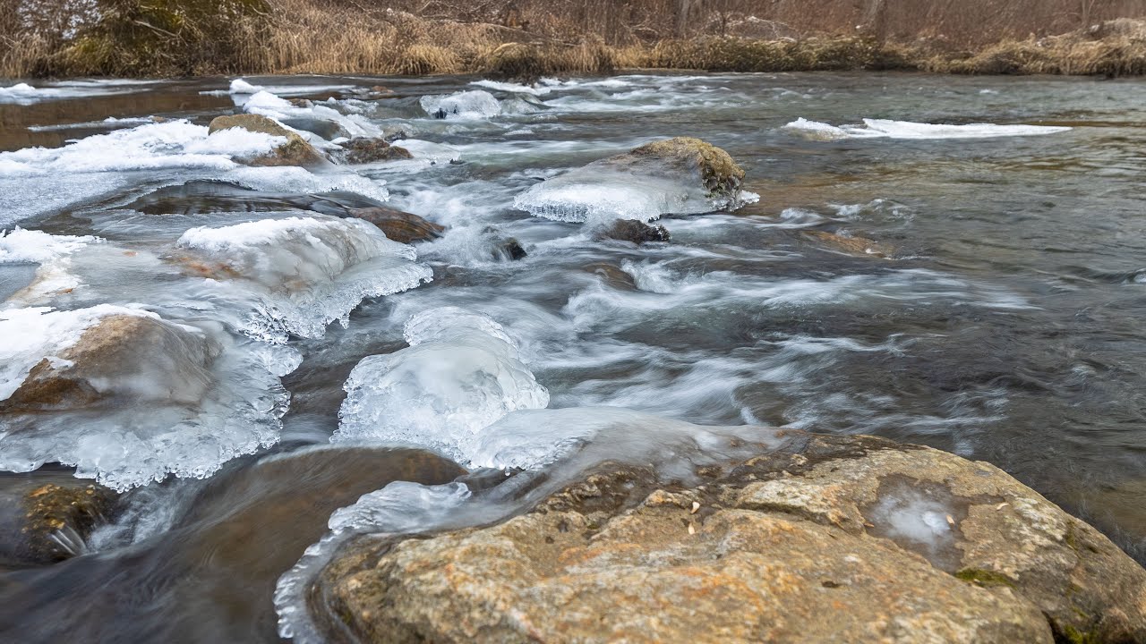 Frozen Creek Flow – Icy Winter Water Sounds for Deep Relaxation & Focus