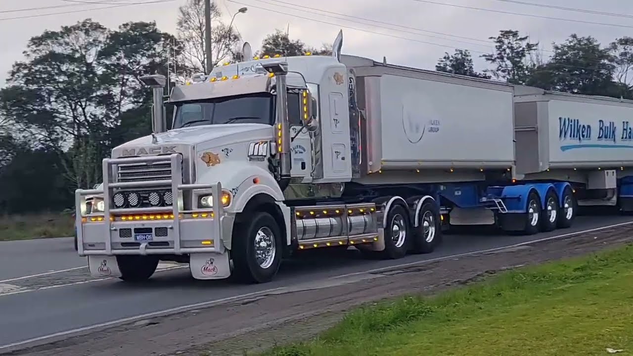 Double The Power: B-Double Trucks Shine in Epic Australian Big Rig Showcase #semitrucks