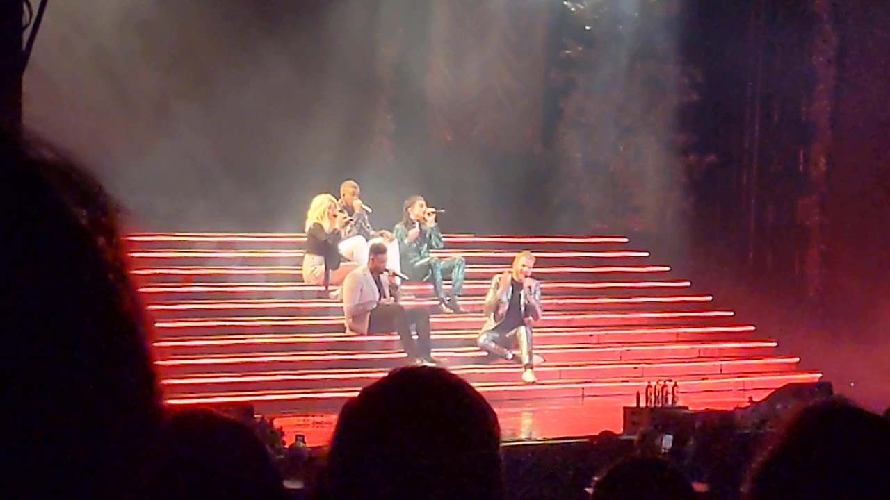 Pentatonix - God Only Knows LIVE - Rosemont Theatre, IL, 12192019 CHRISTMAS TOUR