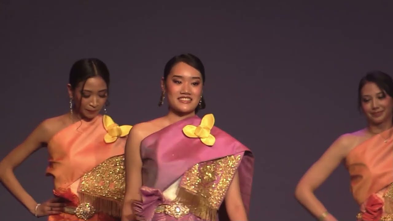 Miss Cambodge en France 2025 - Défilé en tenue traditionnelle et présentation des candidates