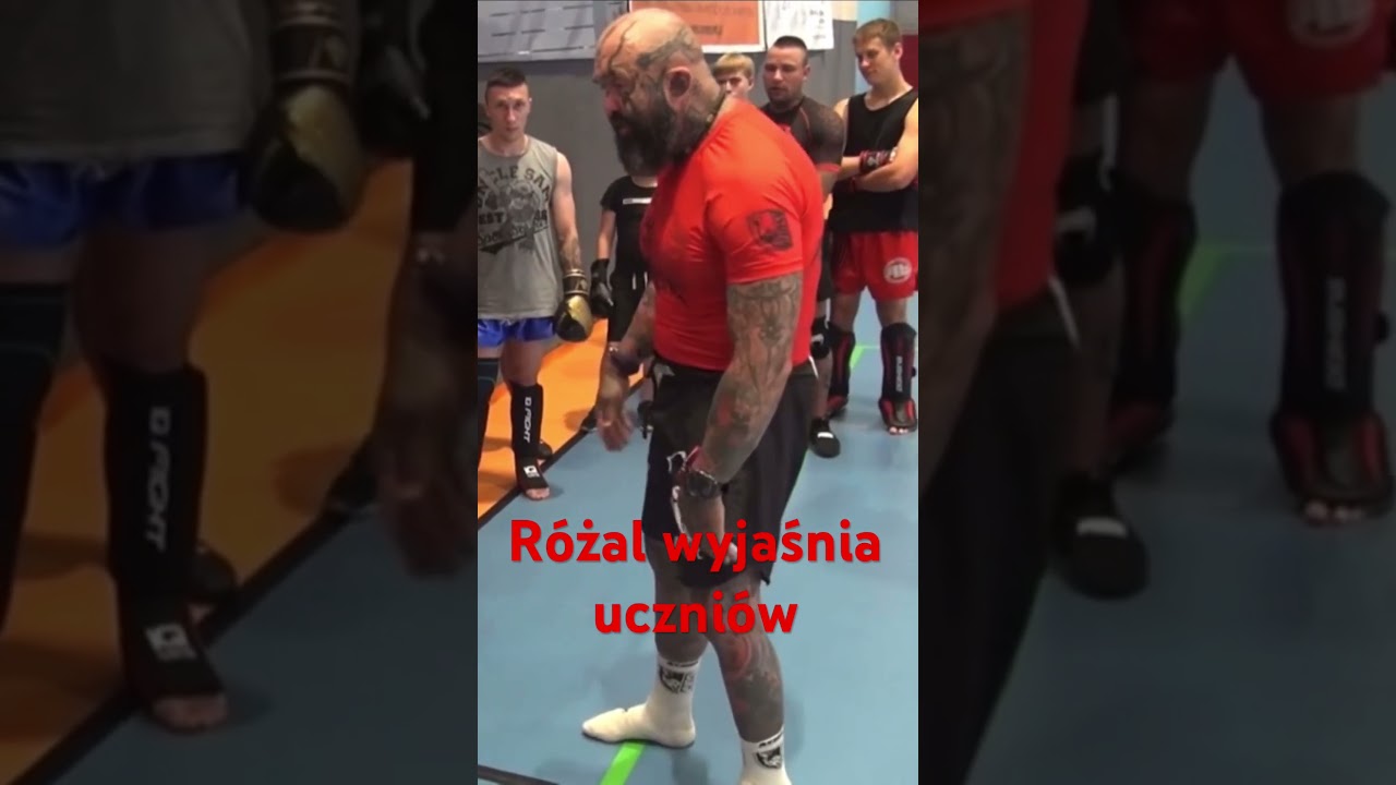 R&oacute;żal wyjaśnia uczni&oacute;w i pokazuje jak poprawnie zrobić zw&oacute;d Marcin R&oacute;żalski