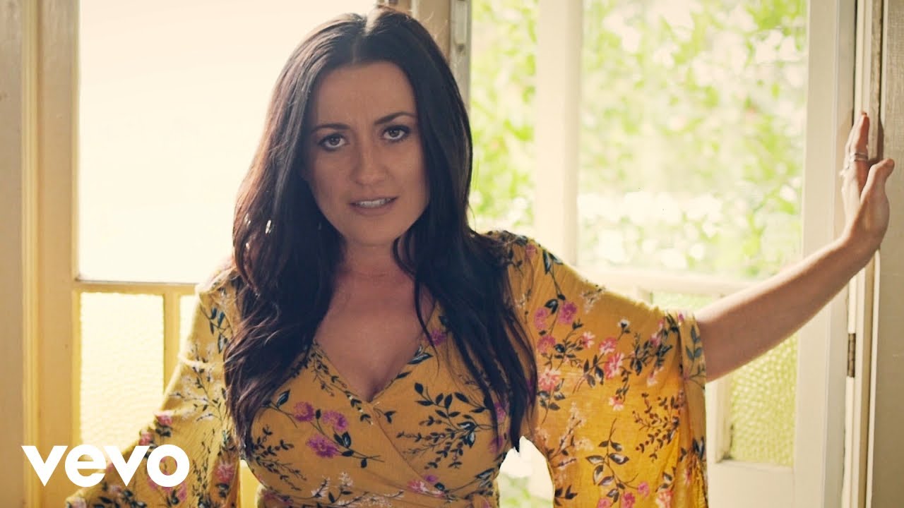 Kirsty Lee Akers - Wake Me Up When You're Sober (Official Music Video)
