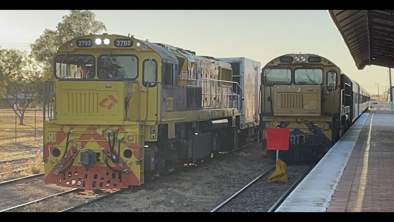 10/07/23 2702 6W46 Longreach and Winton container train