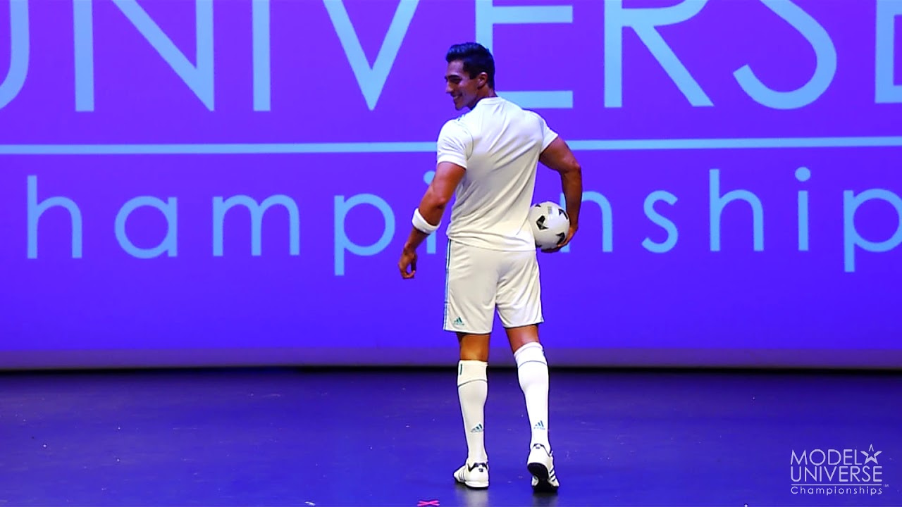 Rodrigo Romeh  at the '17 Model Universe Show.