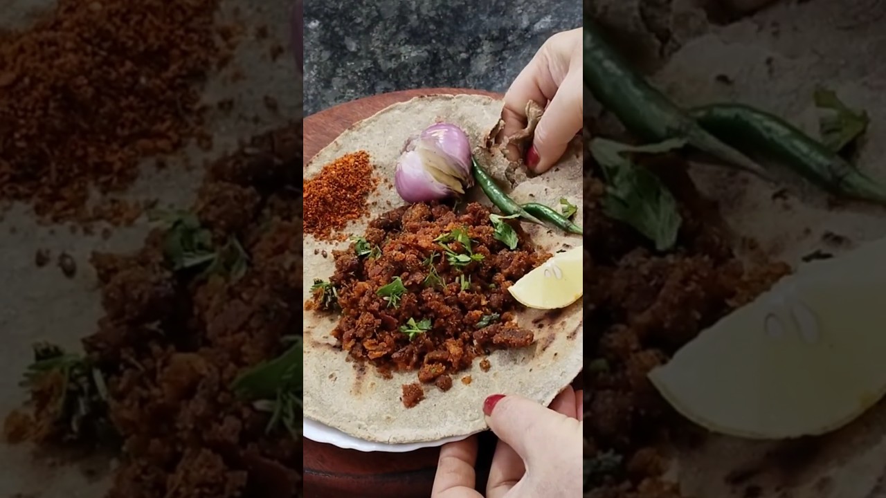 महाराष्ट्रीयन अस्सल पारंपरिक झुणका भाकरी रेसिपी | Zunka Bhakri Recipe | 