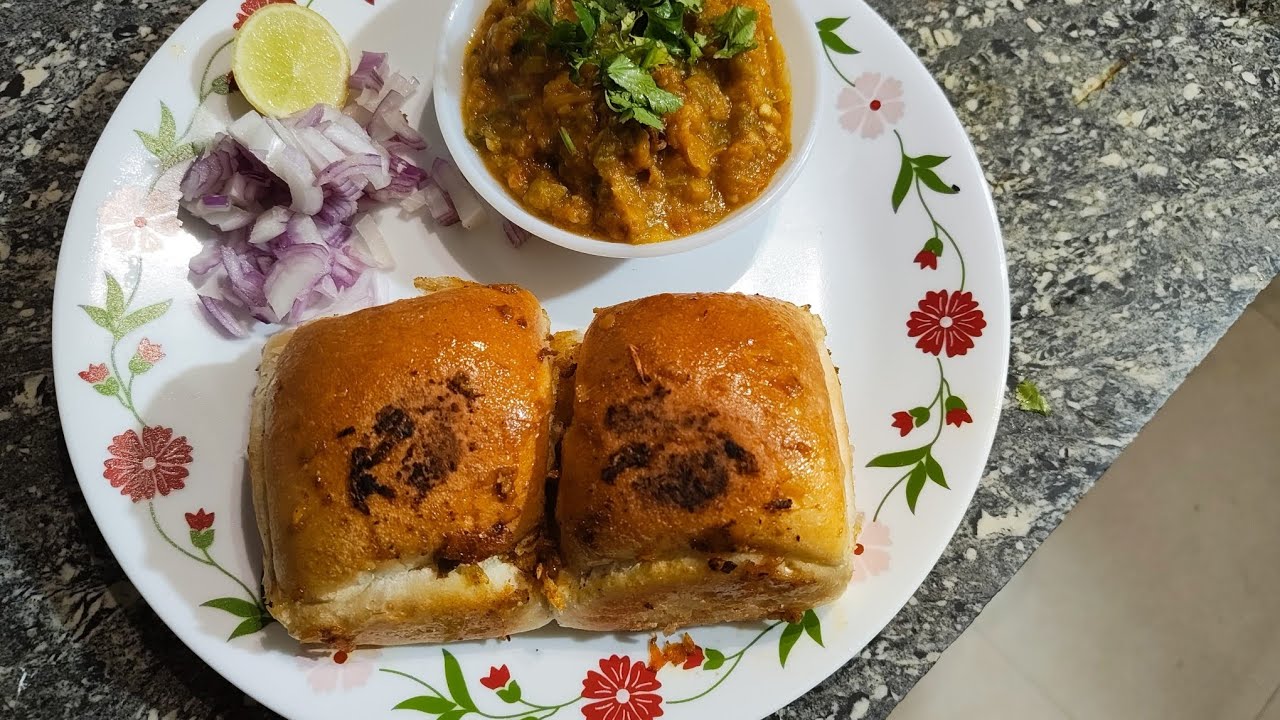 Mumbai Pav Bhaji Recipe | Step by Step | Street Food Style