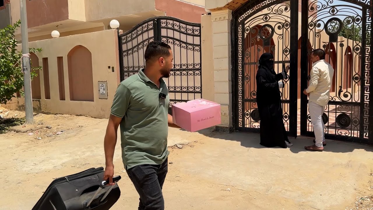 رجع من الغربه بعد10 سنين شاف مراته بالشكل ده والسبب اخوه