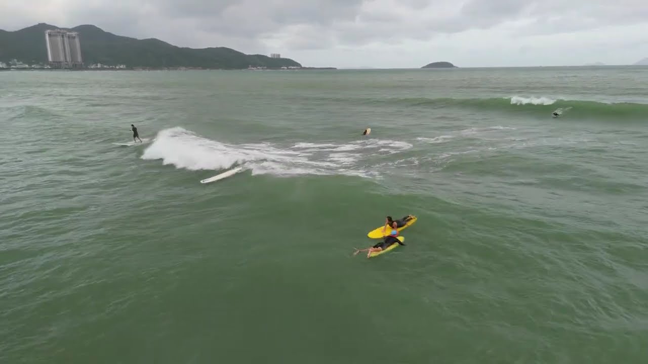 Surfing in Nha Trang. 16.12.2025 Live