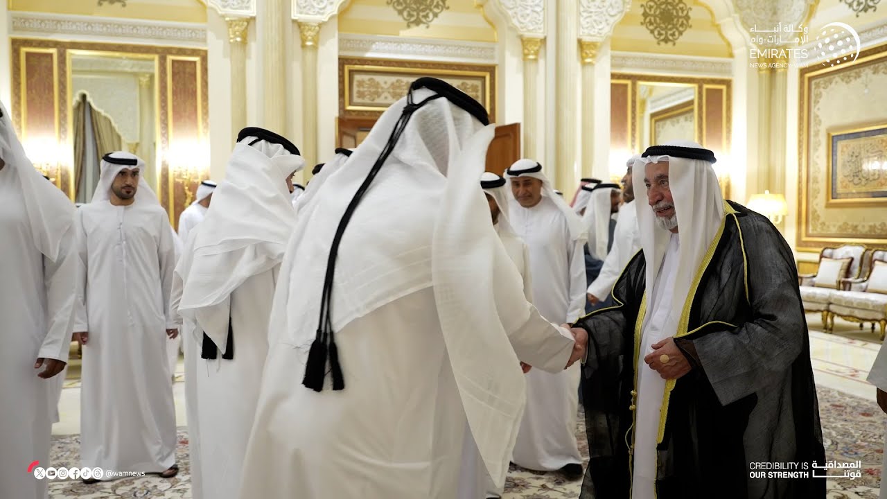 حاكم الشارقة يستقبل المهنئين بشهر رمضان المبارك في قصر البديع