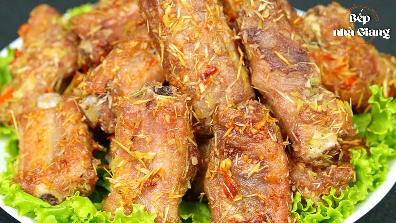 Sườn chi&ecirc;n sả - B&iacute; quyết ướp Sườn mềm b&ecirc;n trong, gi&ograve;n tan b&ecirc;n ngo&agrave;i