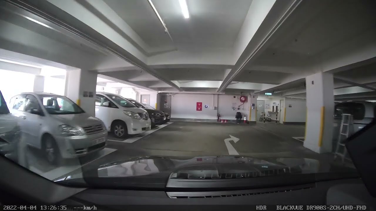 香港泊車好去處 - 愉翠商場停車場 (入)