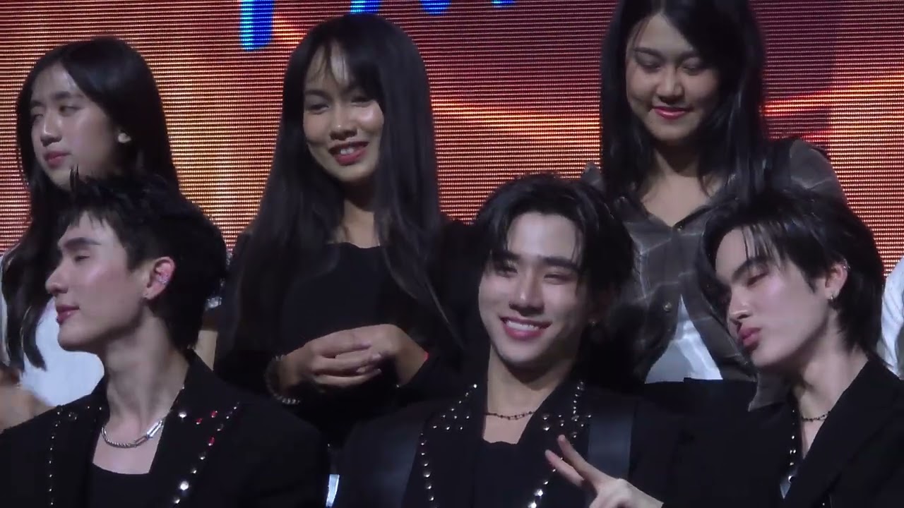 Perfect10LinersFinalEP : Perfect10LinersFanParty Photo Group 5 #perthtanapon #santapp #perthsanta