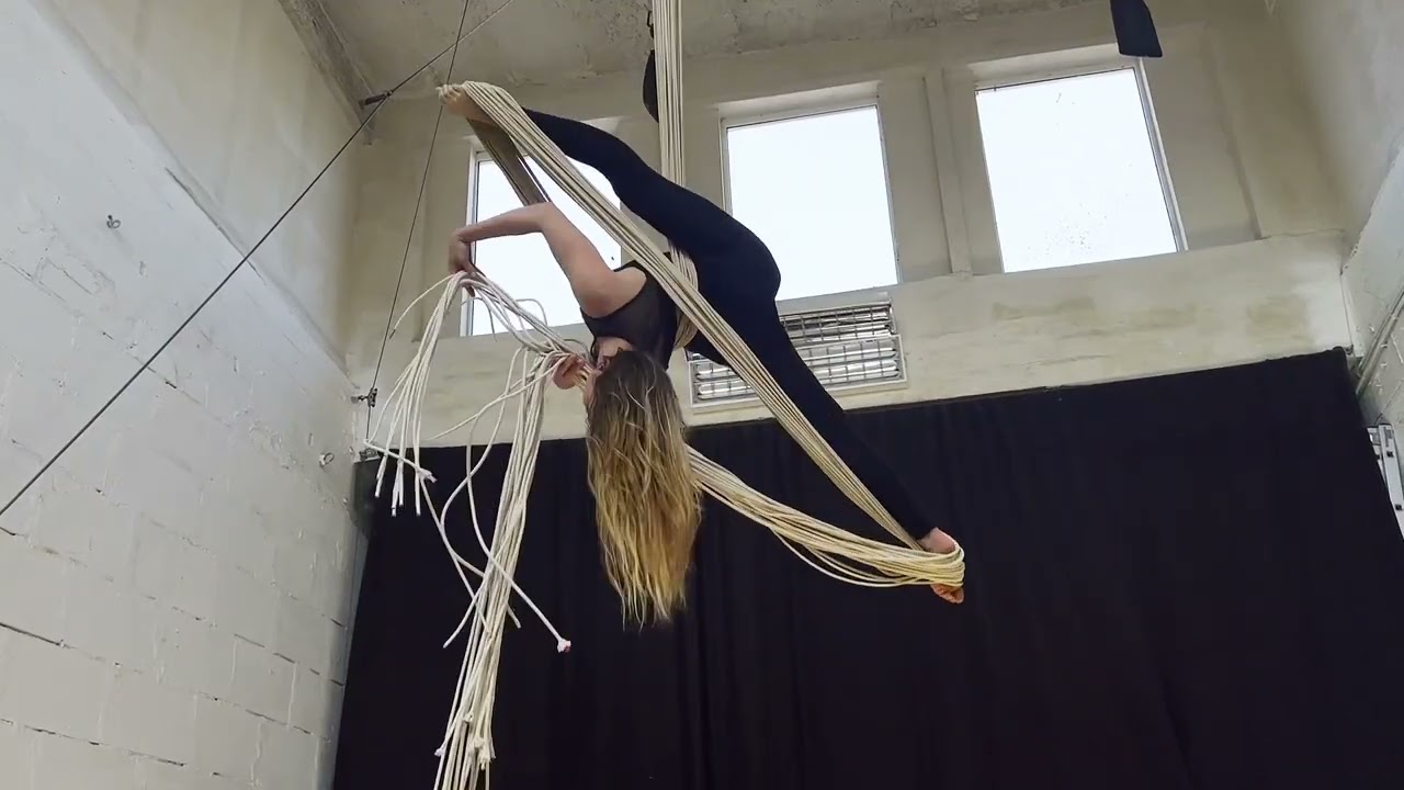 Machine Gun Kelly - In these walls (feat. PVRIS) || Aerial dance and acrobatics