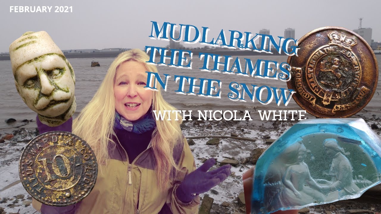 Mudlarking the River Thames in the Snow & AN 18TH CENTURY LOVE STORY!