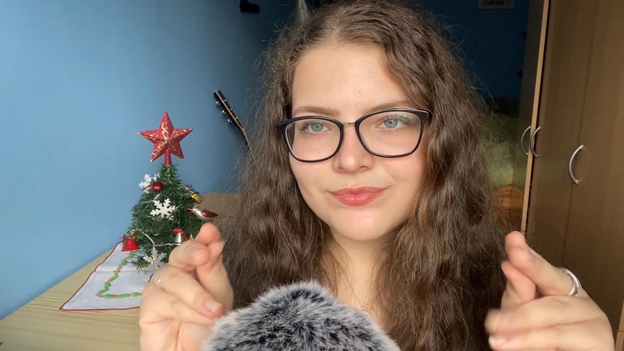 ASMR CZ | vánoční dárky 2. část | šeptání a různá tempa ťukání 🎅