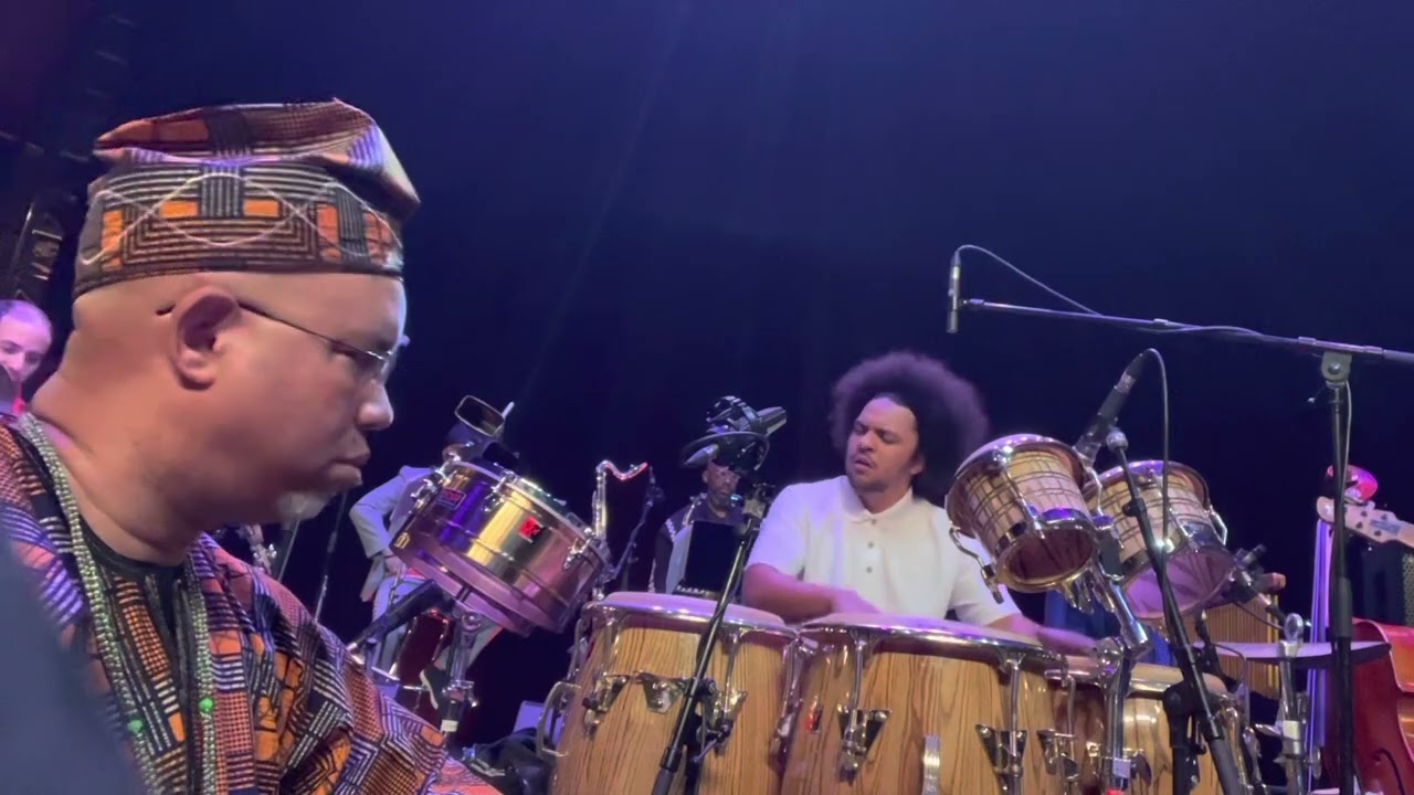Chucho Valdés y La creación, Roberto Vizcaino Jr congas Solo