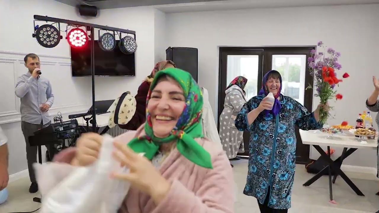 Astăzi este Ziua Mea--VIDEOKLIP Familiar