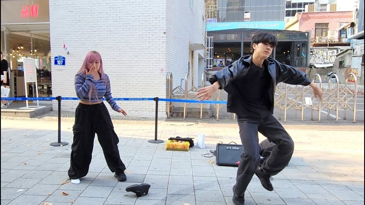 𝙇𝙞𝙫𝙚 20221022 Sat. Sari#사리@Majesty#메이져스티&SeungJun#김승준@Olympus#올림푸스 Hongdae Busking 홍대 버스킹 SnowHorse