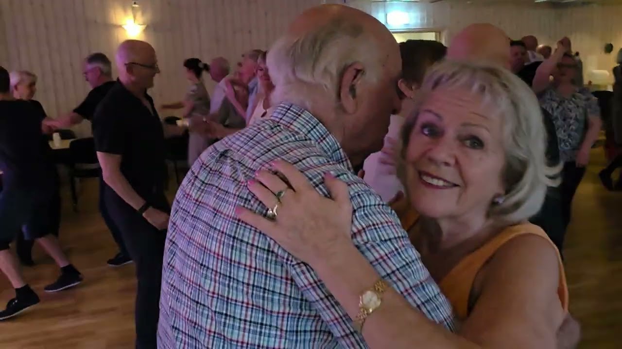 Mitt liv er i detta landet med Contrazt Duo på Tirsdagsdansen 29.4.25 Dansnytt Jan Tore Eriksen
