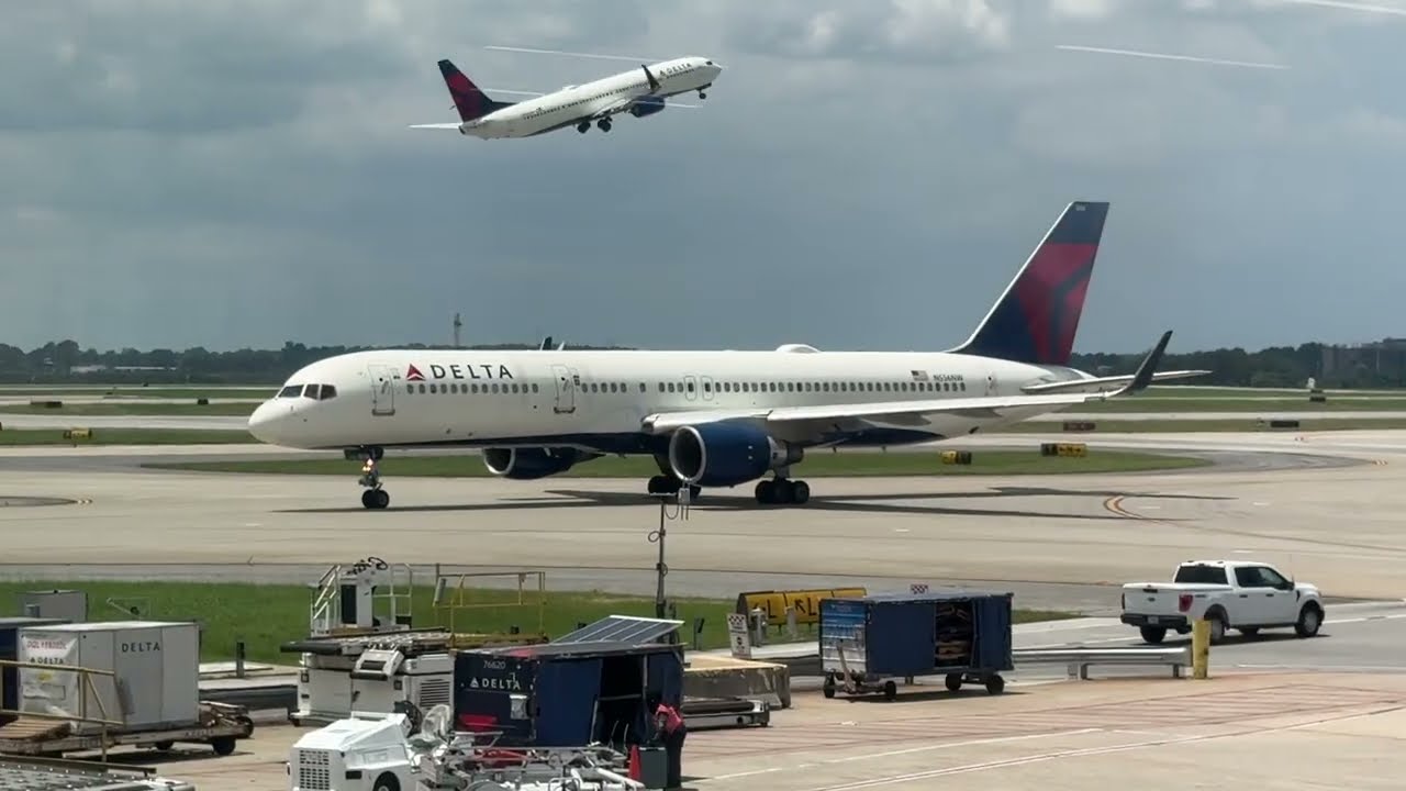 2+ minutes of Terminal Spotting at ATL