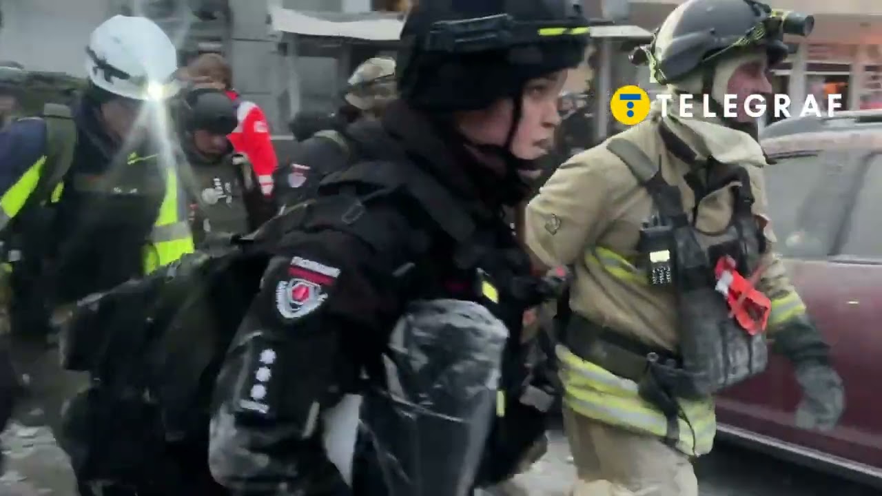Росіяни атакували центр Запоріжжя балістикою: що відбувається на місці удару