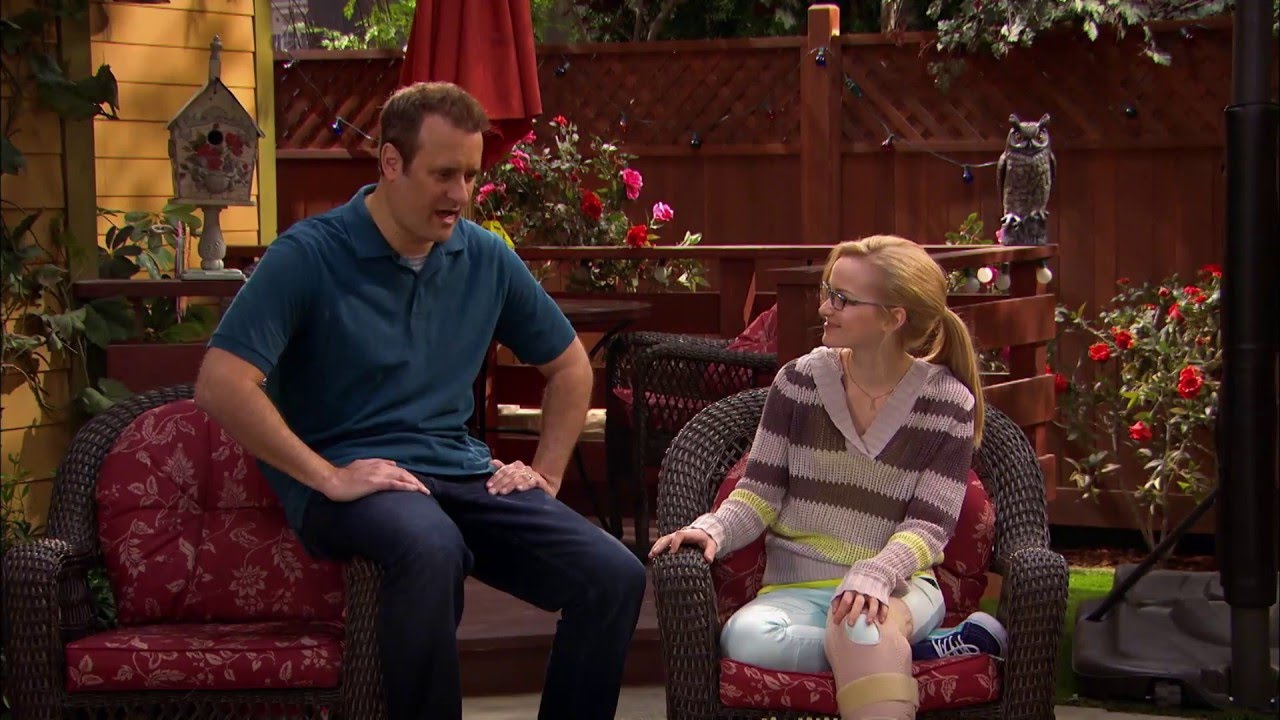 Liv and Maddie |  Pottenbakken | Disney Channel BE