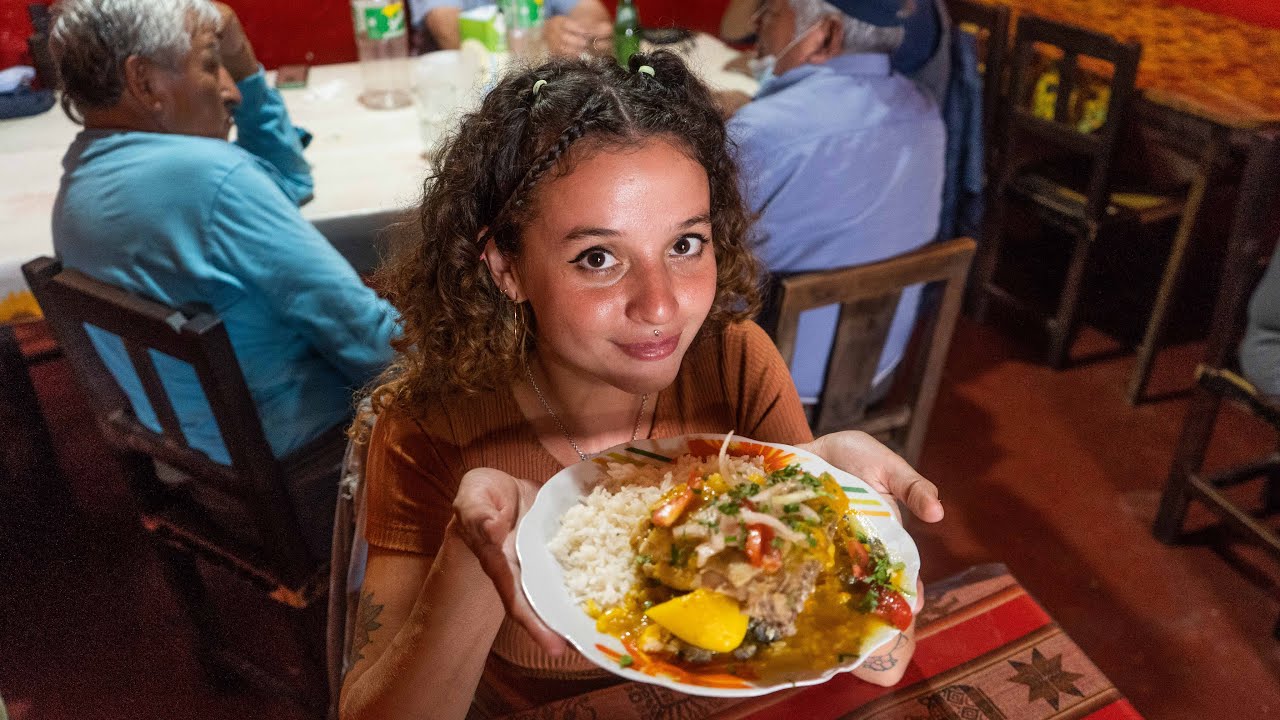Probando COMIDA JUJEÑA por PRIMERA VEZ | Picante de pollo, empanadas y postres callejeros