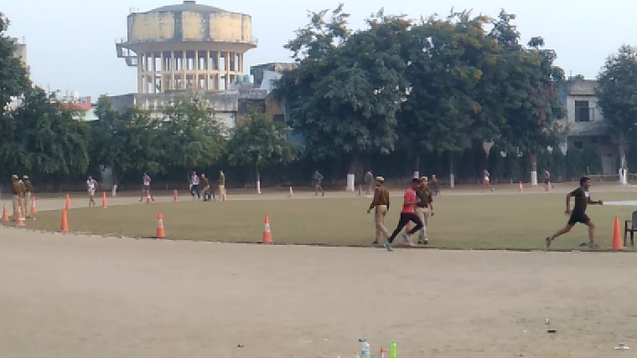 UP Police Candidate  Running For Physical Test