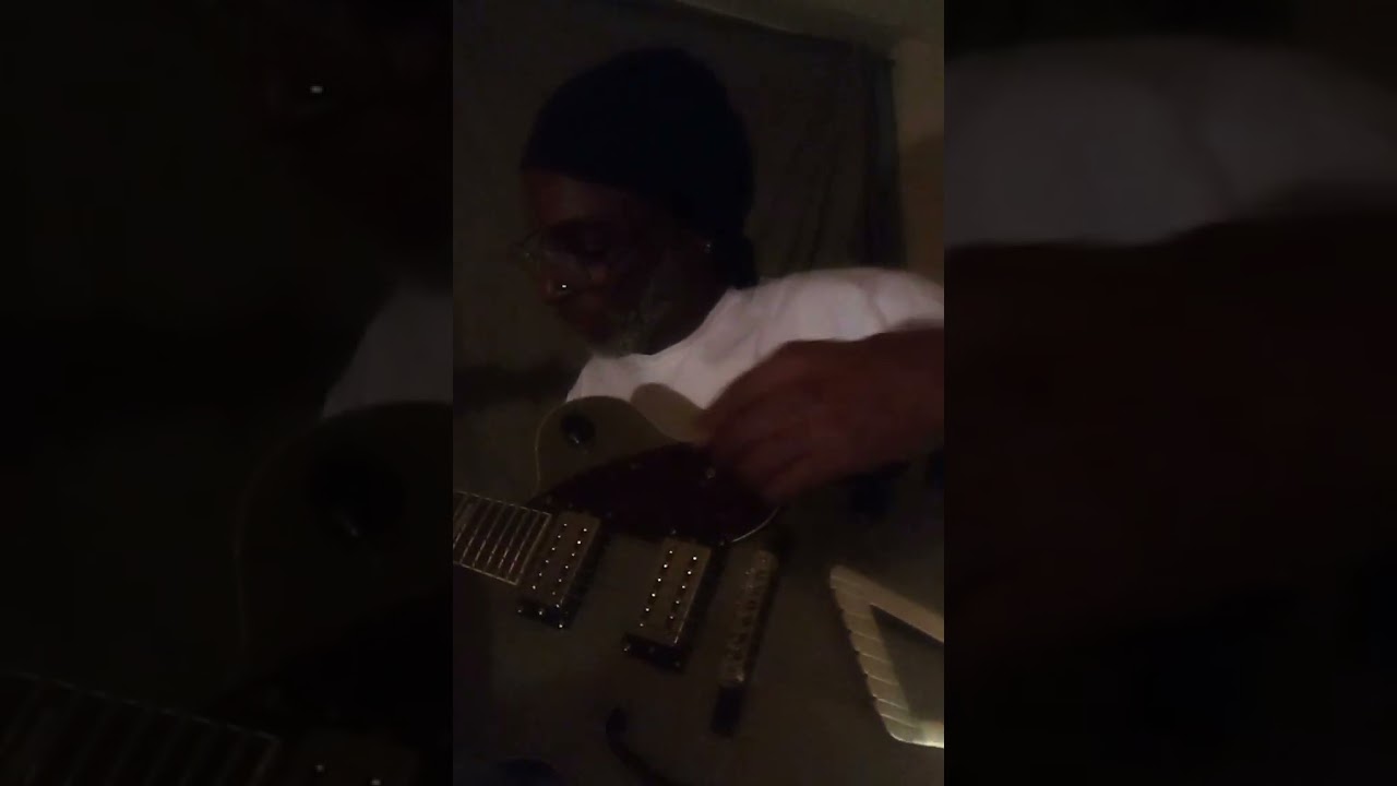 From the what you call old money Brazil songbook Sunday night sessions with Adrain Belcher 🤣🎙️🎵🎼🎸✝️💒