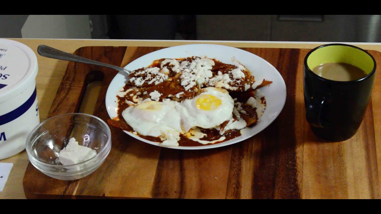 Deliciosos  Chilaquiles de Mole  algo diferente en el desayuno