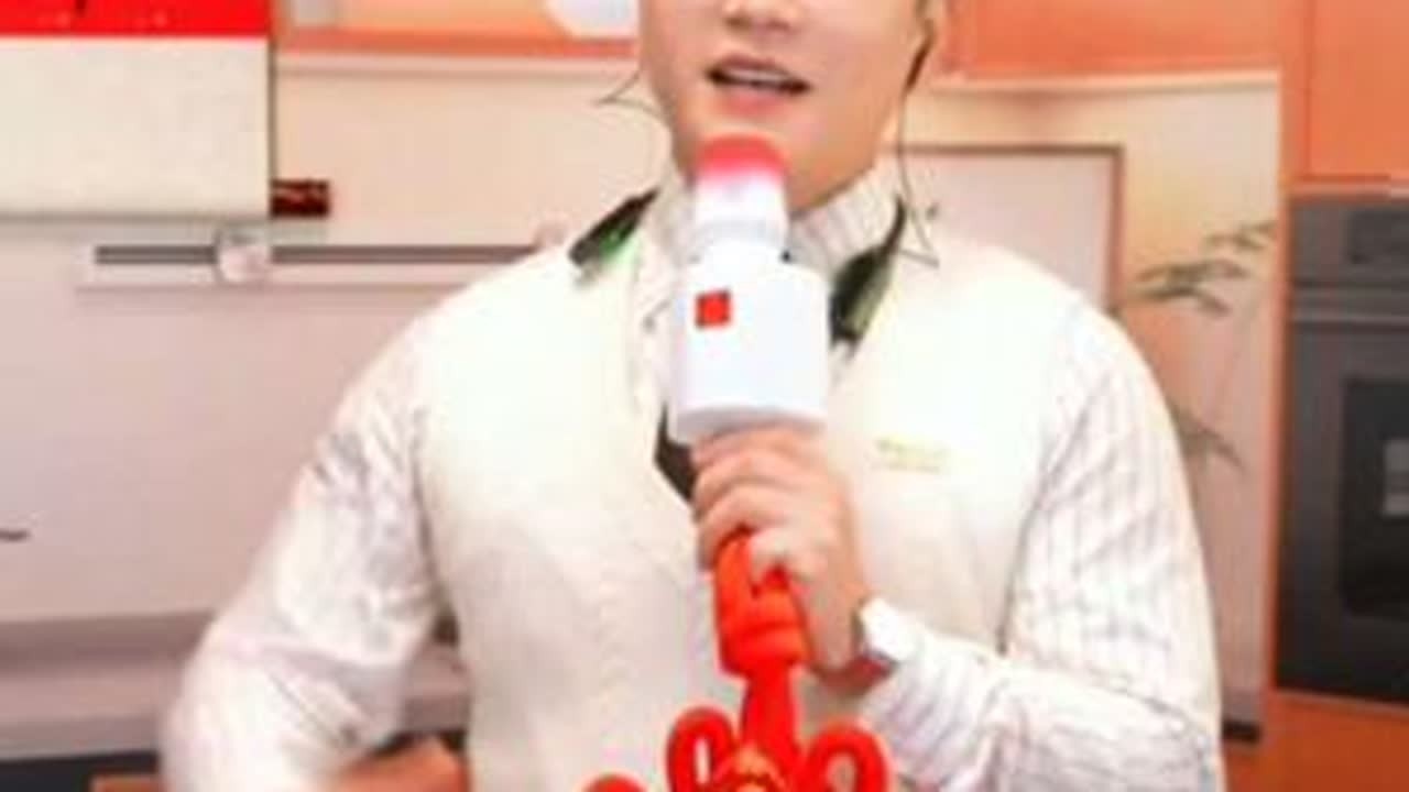 爱乐团年货甄选来啦🎵 罗绍正老师倾情献唱《福到咱家》✨ 温暖嗓音传递新春祝福，年味瞬间拉满🏮 快来感受这份喜庆与团圆吧！🎉 #爱乐团 #年货甄选 #罗绍正 #福到咱家 #新春祝福