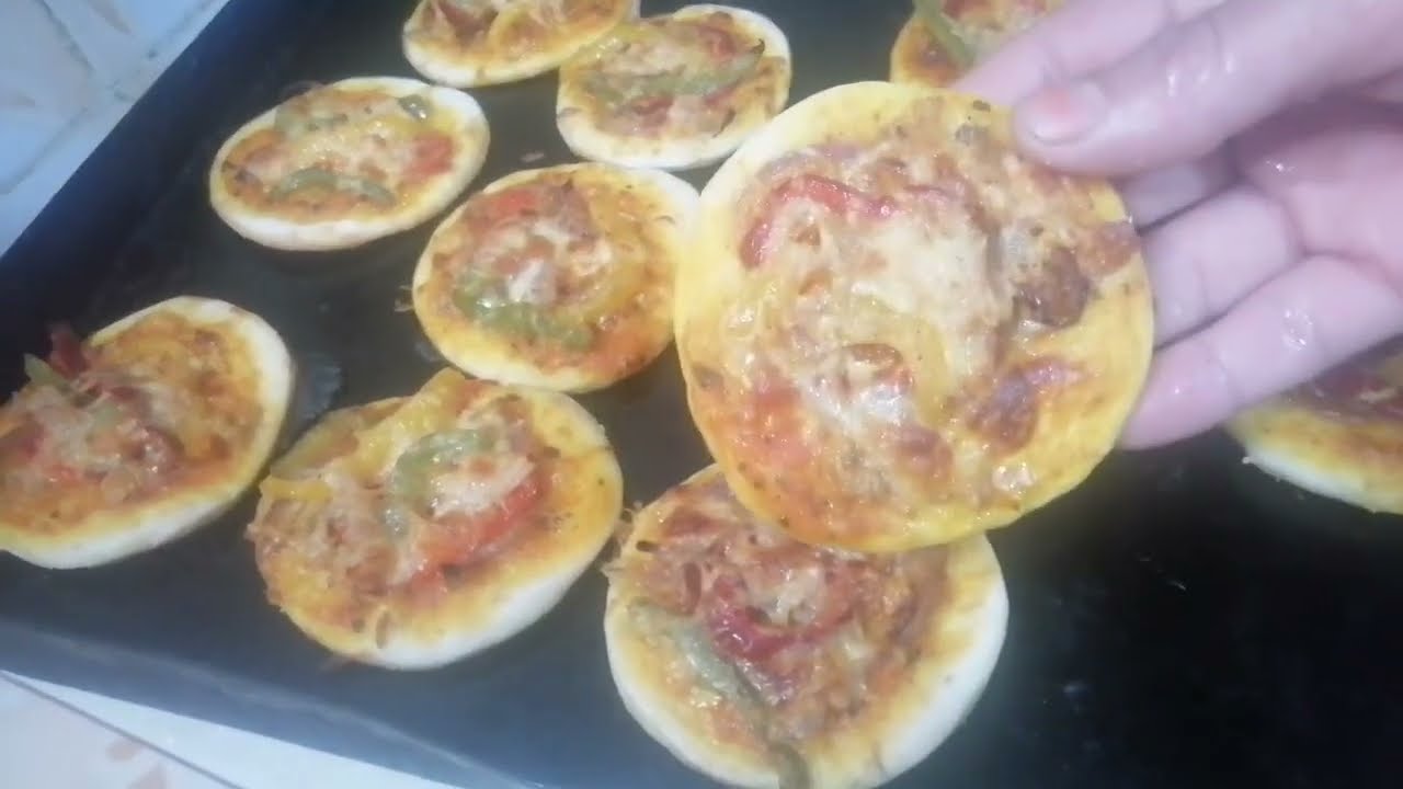 بيتزا سهلة وسريعة بمذاق المطعم 🍕😍 في 10 دقائق