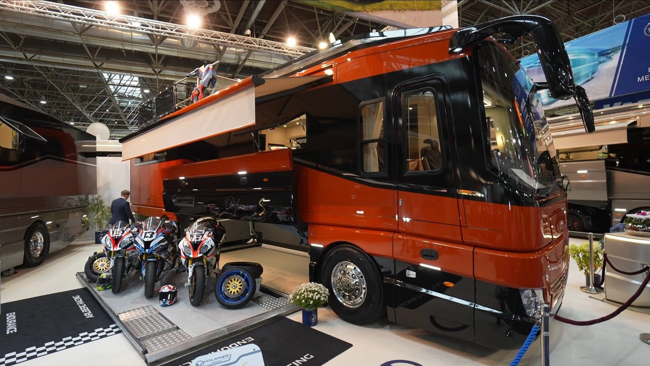 Günstige Wohnmobile für Motorrad Fans - Volkner Performance S Racing. Slide Out Garage für 3 Mopeds