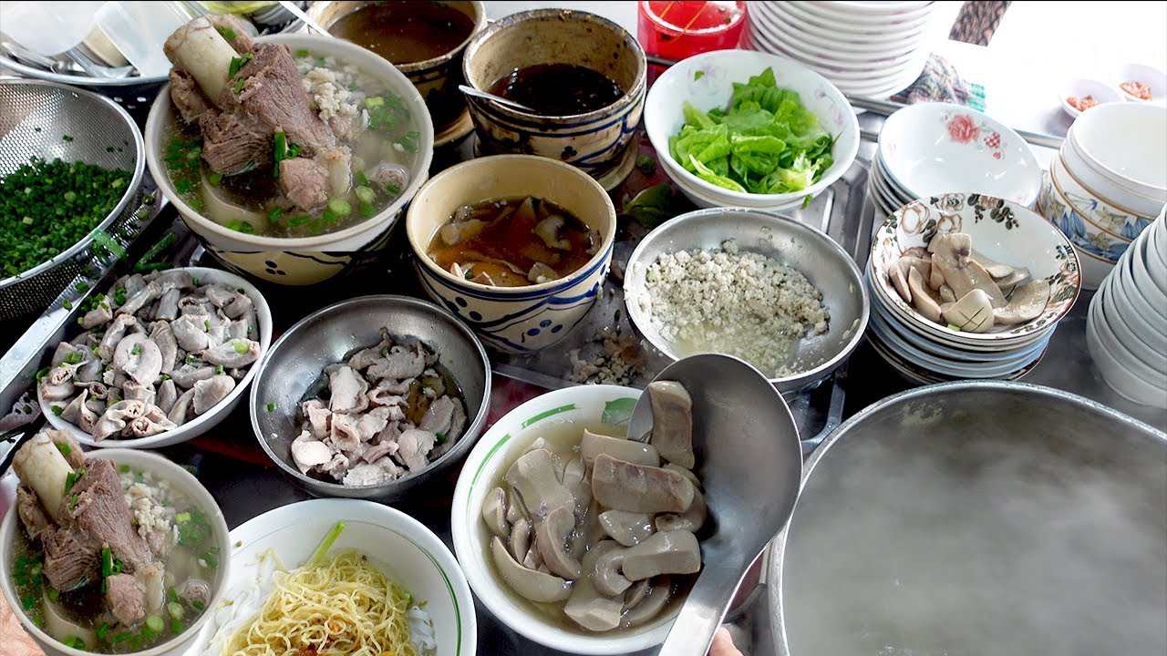 Hủ Tiếu Mì Cây Gõ Của Người Tiều Gần 40 Năm Hút Khách Ở Sài Gòn Chợ Lớn