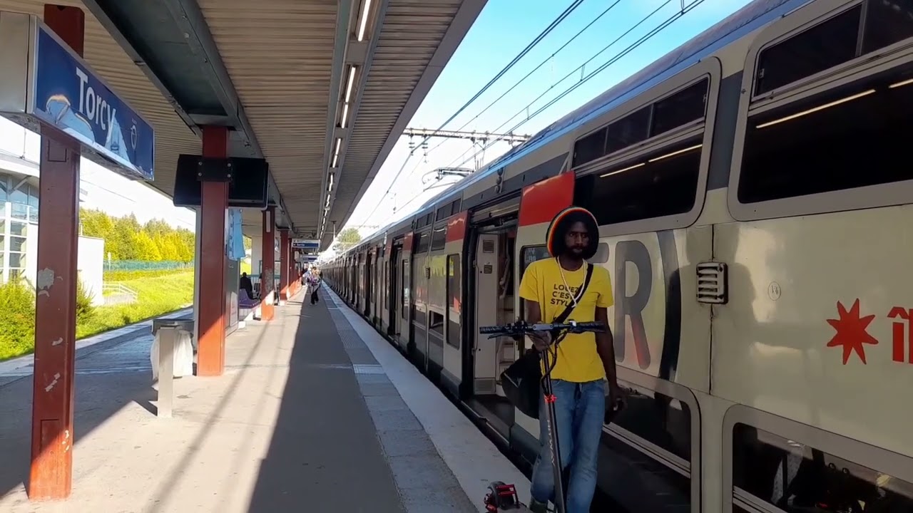 RER A à Torcy - MI 2N A et MI 09.