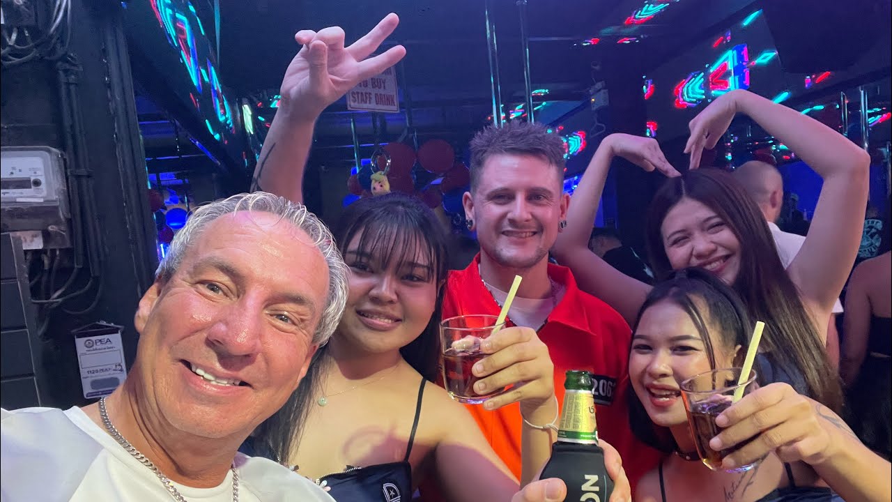 Walk from LK Metro to Delusion Bar Soi 7 #mactv