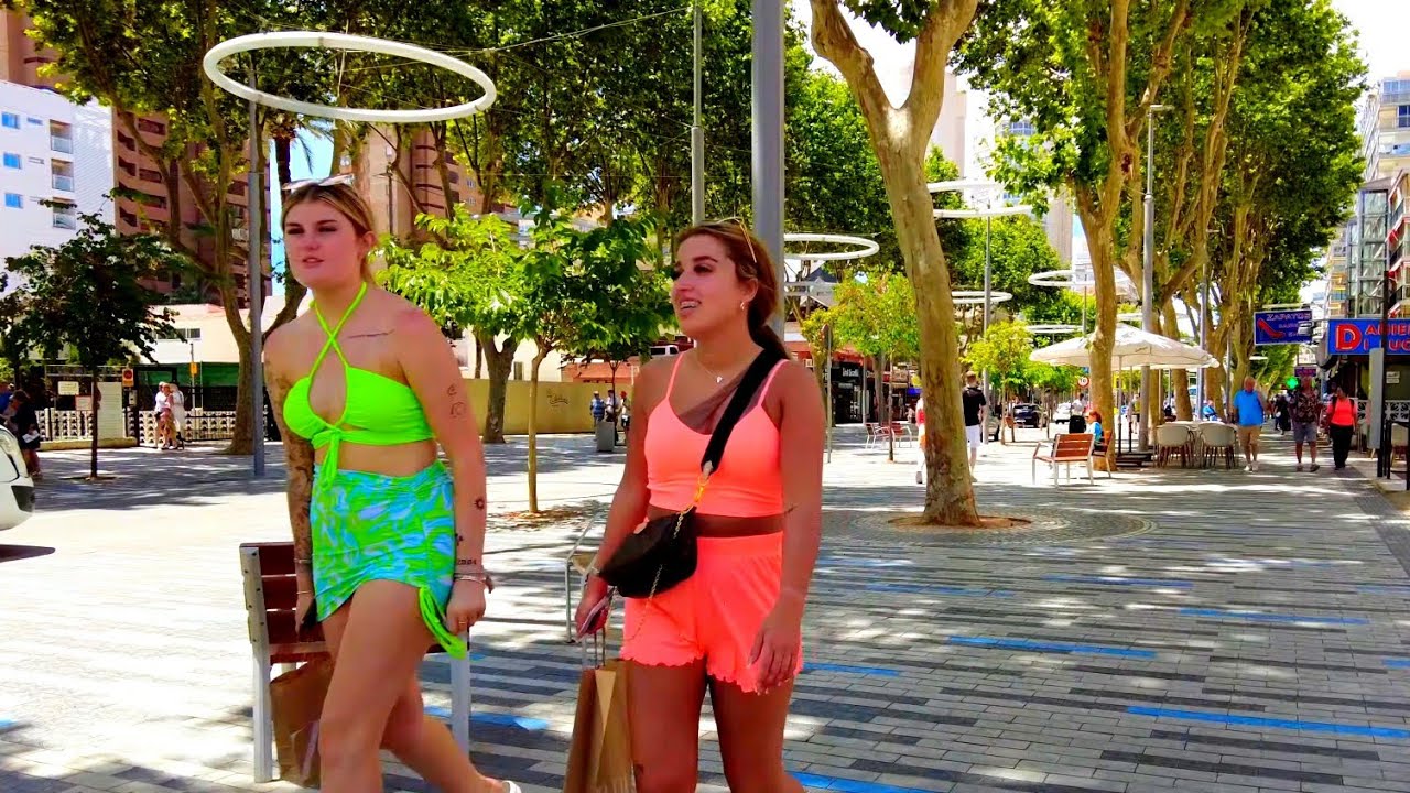 BENIDORM🇪🇦 Gerona Street - Avenida Mediterr&aacute;neo May 2023 Costa Blanca SPAIN Walking Tour 4K